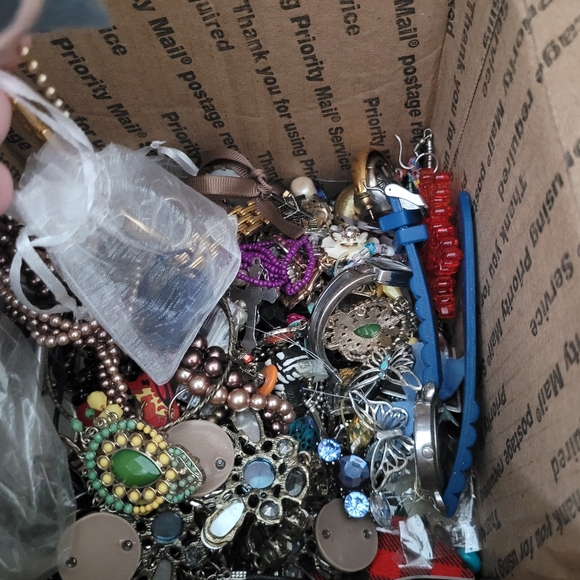 Jewerly crafting and wearable over 4 pounds (lot 2) - Picture 9 of 12